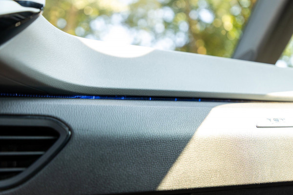 Volkswagen ID.3 First Plus 58 kWh Soh 89% I Panoramadak I Trekhaak I Cruise I Camera I Ergo Active I Zeer netjes
