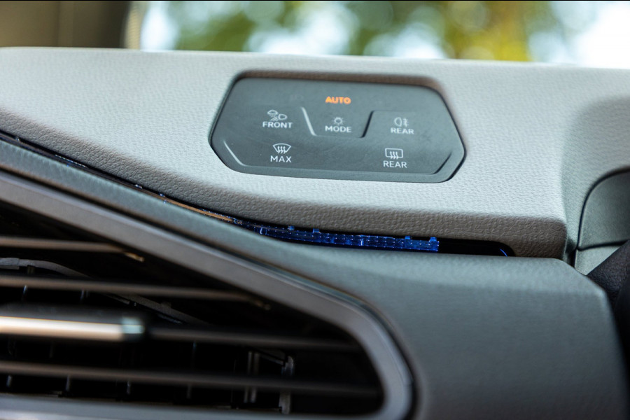 Volkswagen ID.3 First Plus 58 kWh Soh 89% I Panoramadak I Trekhaak I Cruise I Camera I Ergo Active I Zeer netjes