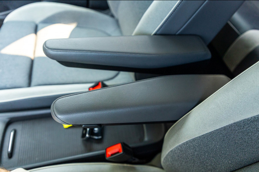 Volkswagen ID.3 First Plus 58 kWh Soh 89% I Panoramadak I Trekhaak I Cruise I Camera I Ergo Active I Zeer netjes