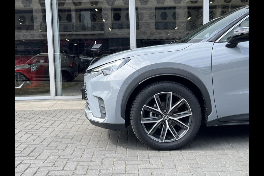 Lexus LBX 1.5 Hybrid Emotion Tech Pack | Leer, Elektrische achterklep, Keyless, Stoel + Stuurverwarming, 18 inch, Privacy glass