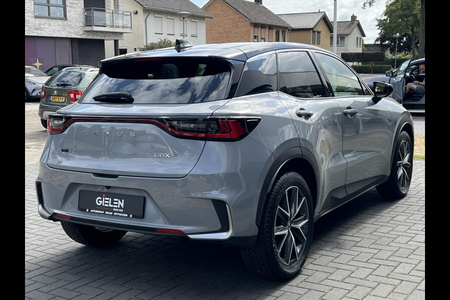 Lexus LBX 1.5 Hybrid Emotion Tech Pack | Leer, Elektrische achterklep, Keyless, Stoel + Stuurverwarming, 18 inch, Privacy glass