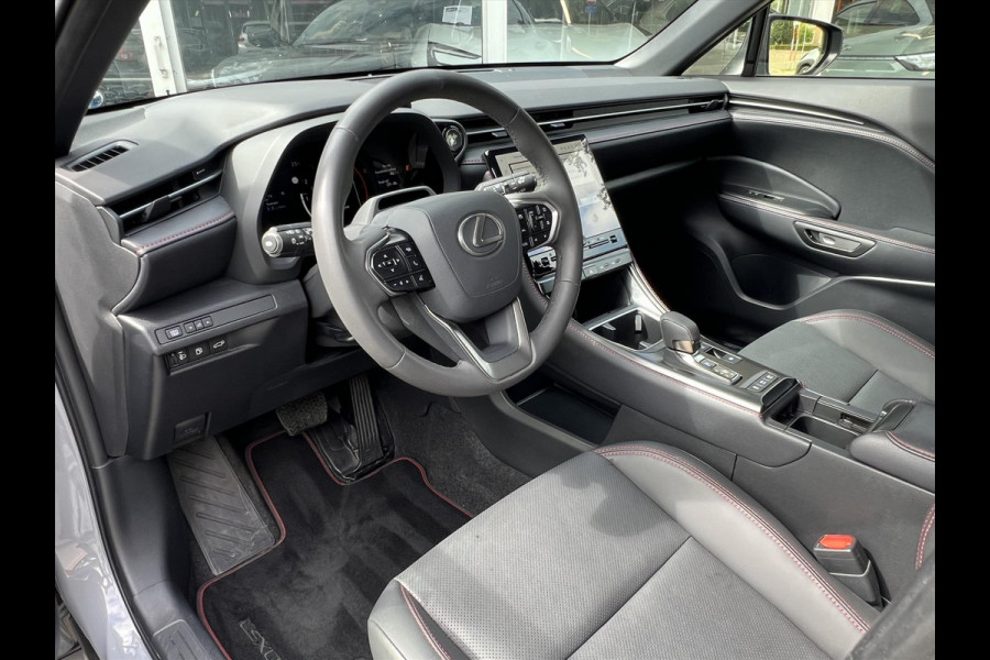 Lexus LBX 1.5 Hybrid Emotion Tech Pack | Leer, Elektrische achterklep, Keyless, Stoel + Stuurverwarming, 18 inch, Privacy glass