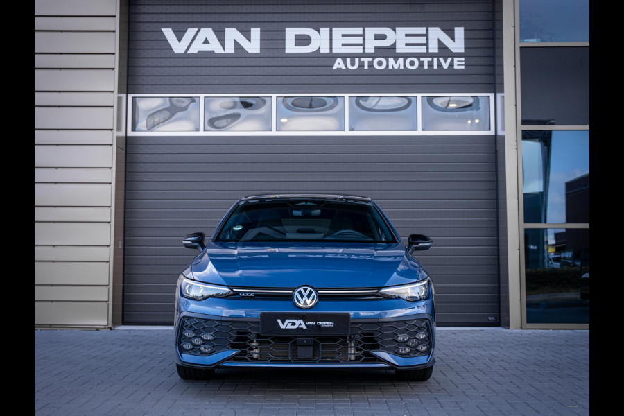 Volkswagen Golf 8.5 1.5 eHybrid GTE - Pano l HUD l Trekhaak l 360cam