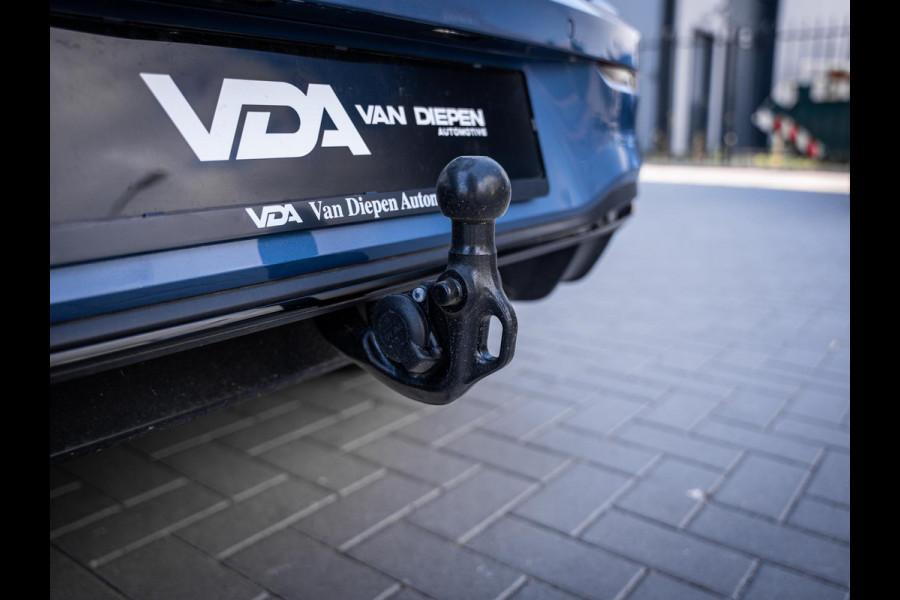 Volkswagen Golf 8.5 1.5 eHybrid GTE - Pano l HUD l Trekhaak l 360cam