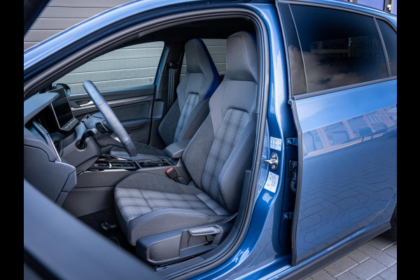 Volkswagen Golf 8.5 1.5 eHybrid GTE - Pano l HUD l Trekhaak l 360cam