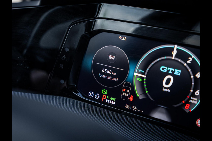Volkswagen Golf 8.5 1.5 eHybrid GTE - Pano l HUD l Trekhaak l 360cam