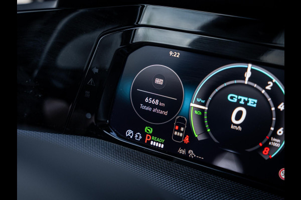 Volkswagen Golf 8.5 1.5 eHybrid GTE - Pano l HUD l Trekhaak l 360cam
