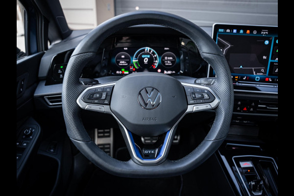 Volkswagen Golf 8.5 1.5 eHybrid GTE - Pano l HUD l Trekhaak l 360cam
