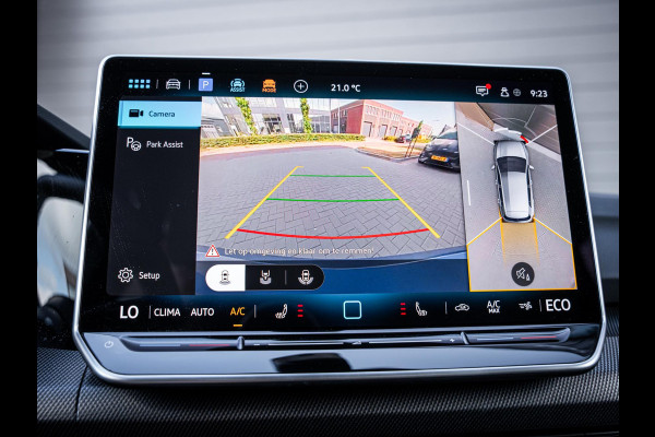 Volkswagen Golf 8.5 1.5 eHybrid GTE - Pano l HUD l Trekhaak l 360cam