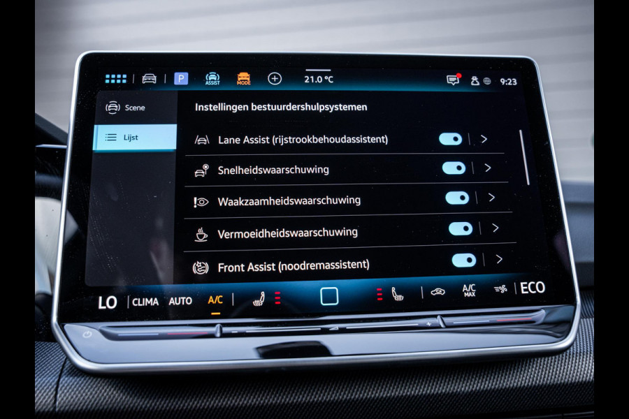 Volkswagen Golf 8.5 1.5 eHybrid GTE - Pano l HUD l Trekhaak l 360cam