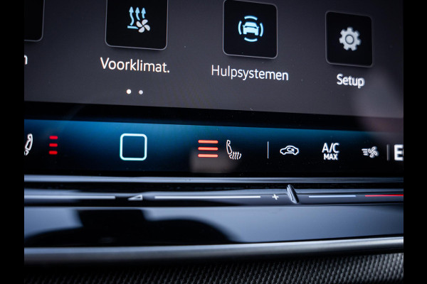 Volkswagen Golf 8.5 1.5 eHybrid GTE - Pano l HUD l Trekhaak l 360cam
