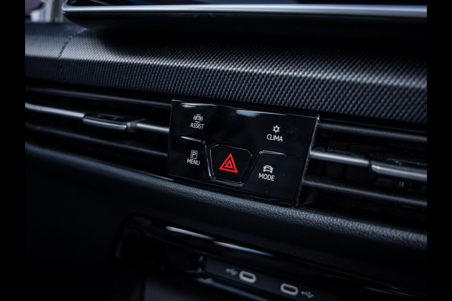 Volkswagen Golf 8.5 1.5 eHybrid GTE - Pano l HUD l Trekhaak l 360cam