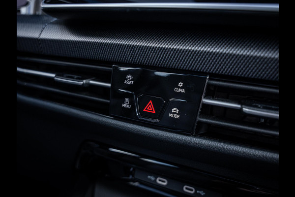 Volkswagen Golf 8.5 1.5 eHybrid GTE - Pano l HUD l Trekhaak l 360cam