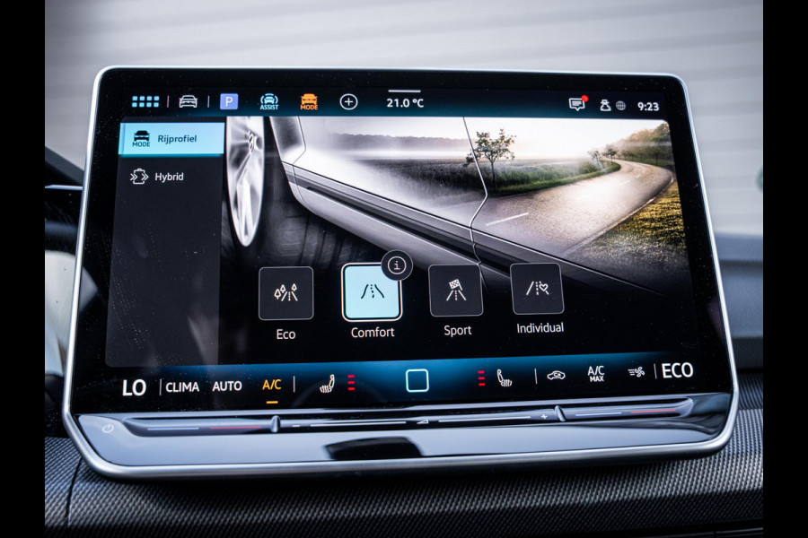 Volkswagen Golf 8.5 1.5 eHybrid GTE - Pano l HUD l Trekhaak l 360cam