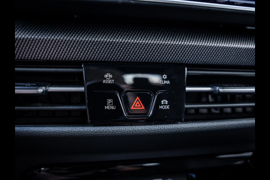 Volkswagen Golf 8.5 1.5 eHybrid GTE - Pano l HUD l Trekhaak l 360cam