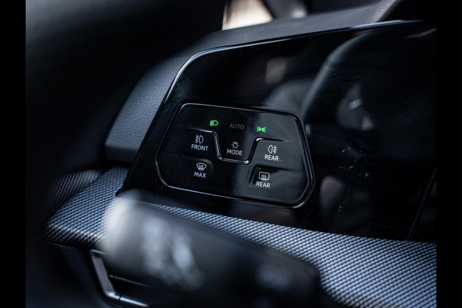 Volkswagen Golf 8.5 1.5 eHybrid GTE - Pano l HUD l Trekhaak l 360cam