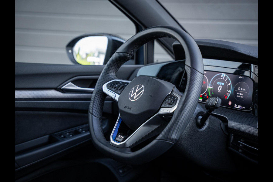 Volkswagen Golf 8.5 1.5 eHybrid GTE - Pano l HUD l Trekhaak l 360cam