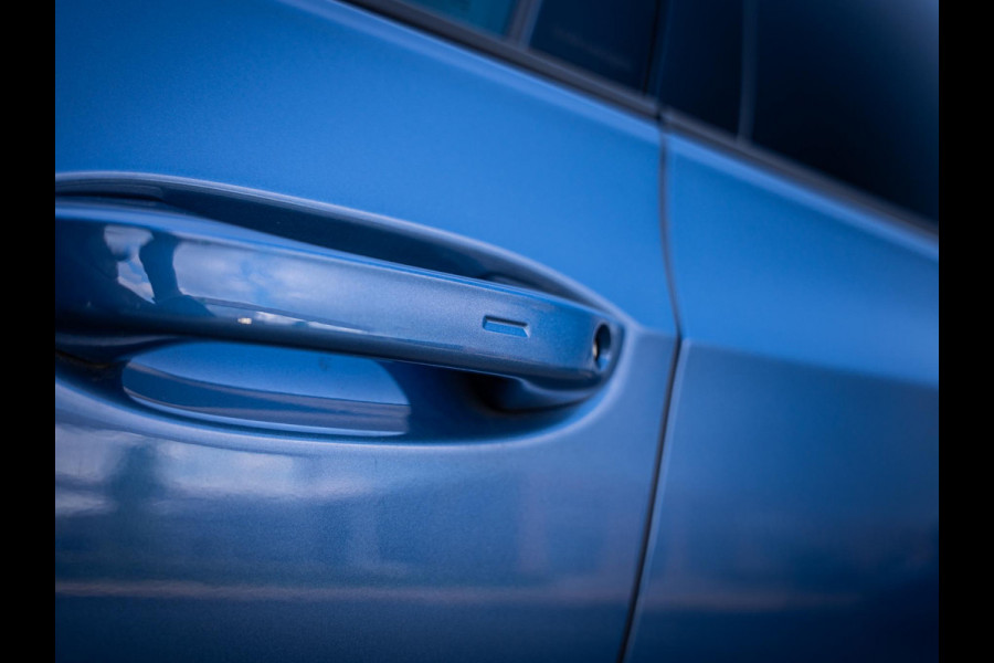 Volkswagen Golf 8.5 1.5 eHybrid GTE - Pano l HUD l Trekhaak l 360cam