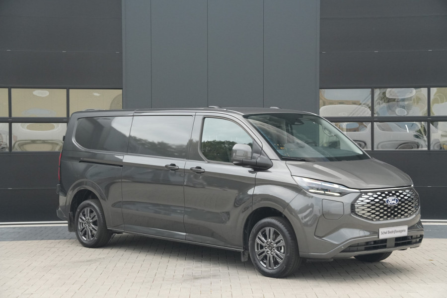 Ford E-Transit Custom 340 L2H1 Limited 71 kWh 218pk - AGR Bestuurdersstoel - Trekhaak - ACC - B&O - Navi - Stoel/Stuurverwarming - 360 Camera - Blinds