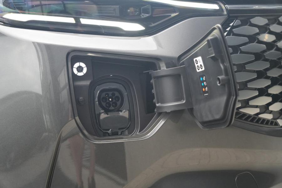 Ford E-Transit Custom 340 L2H1 Limited 71 kWh 218pk - AGR Bestuurdersstoel - Trekhaak - ACC - B&O - Navi - Stoel/Stuurverwarming - 360 Camera - Blinds