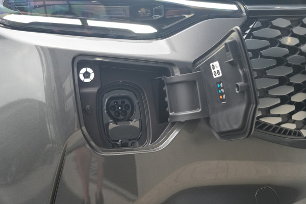 Ford E-Transit Custom 340 L2H1 Limited 71 kWh 218pk - AGR Bestuurdersstoel - Trekhaak - ACC - B&O - Navi - Stoel/Stuurverwarming - 360 Camera - Blinds
