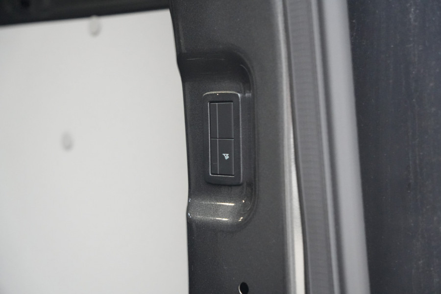 Ford E-Transit Custom 340 L2H1 Limited 71 kWh 218pk - AGR Bestuurdersstoel - Trekhaak - ACC - B&O - Navi - Stoel/Stuurverwarming - 360 Camera - Blinds