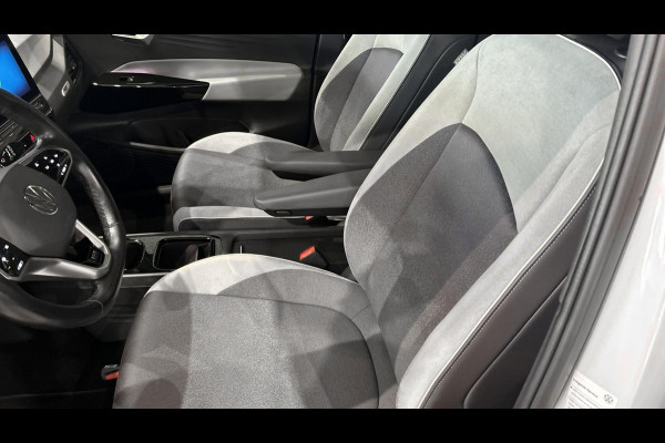 Volkswagen ID.3 First Plus 58 kWh Navigatie,stoelverwarming ,cruise controll, appconnect