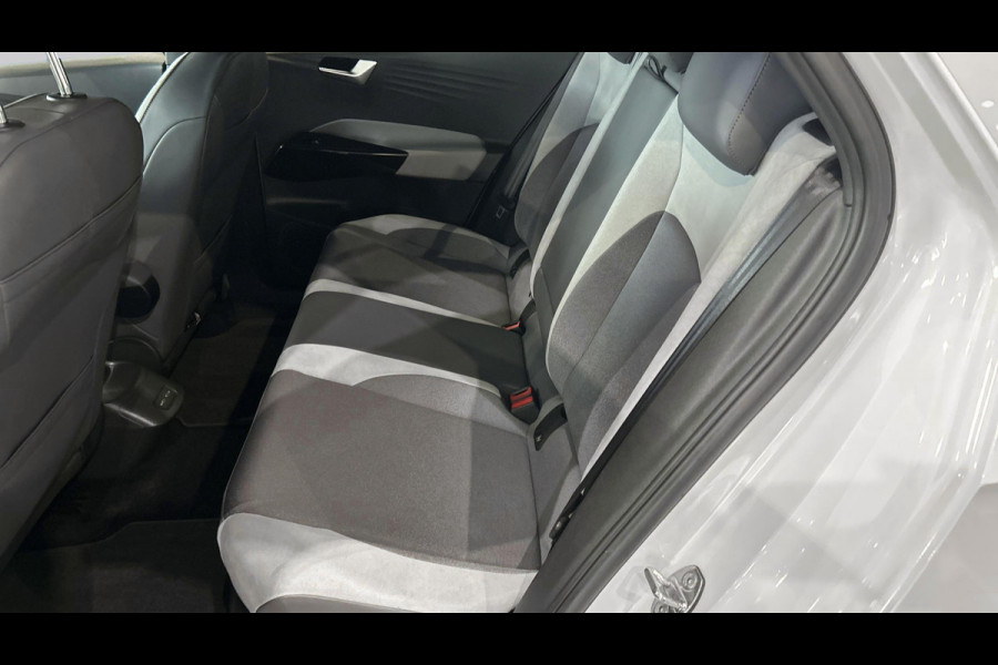 Volkswagen ID.3 First Plus 58 kWh Navigatie,stoelverwarming ,cruise controll, appconnect