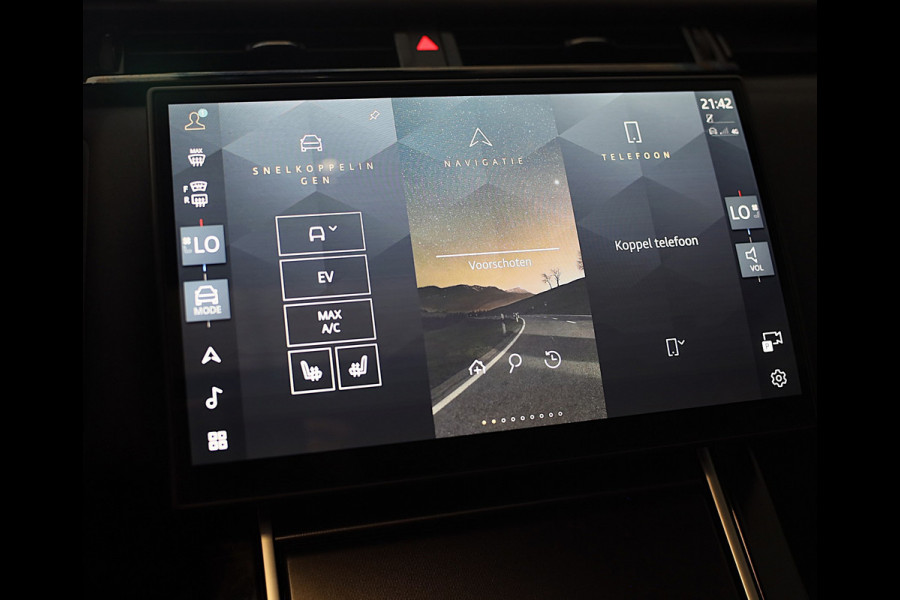 Land Rover Range Rover Velar 3.0 P400 AWD Dynamic SE MHEV / Batumi Gold / Acc / Lane Assist / Dode Hoek / 360 Camera / Leder /Pano