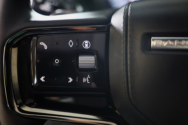 Land Rover Range Rover Velar 3.0 P400 AWD Dynamic SE MHEV / Batumi Gold / Acc / Lane Assist / Dode Hoek / 360 Camera / Leder /Pano