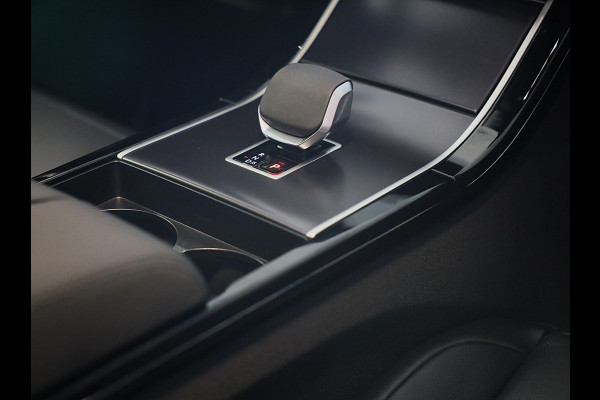 Land Rover Range Rover Velar 3.0 P400 AWD Dynamic SE MHEV / Batumi Gold / Acc / Lane Assist / Dode Hoek / 360 Camera / Leder /Pano