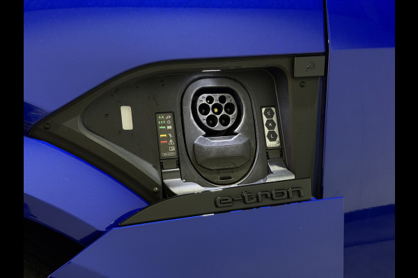 Audi Q8 Sportback e-tron S quattro SQ8 115 kWh | Valcona Leder | Panoramadaj | Trekhaak | 22'' | Matrix LED | Memory | B&O |