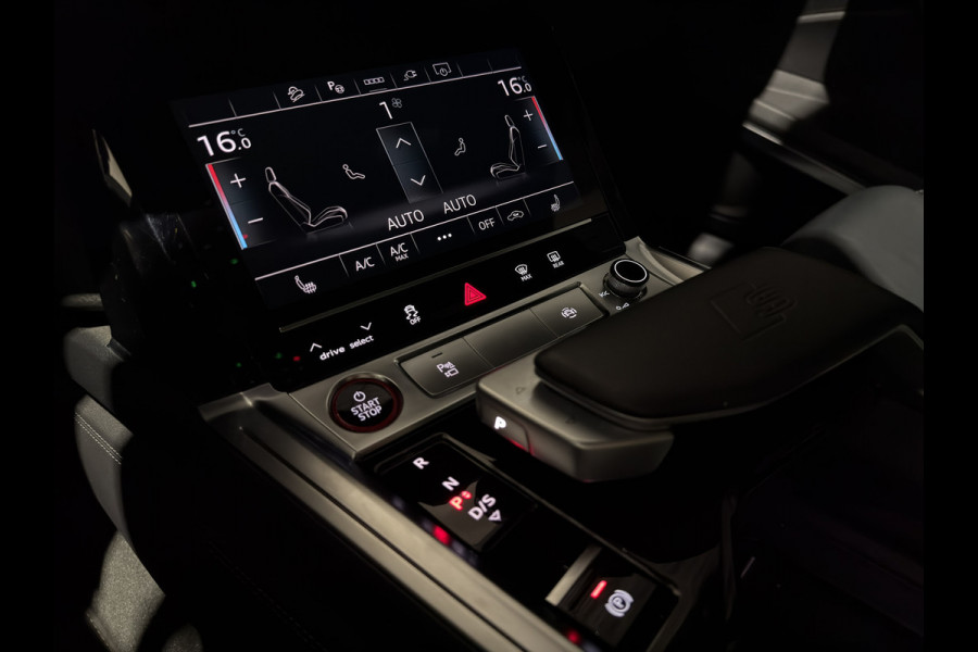 Audi Q8 Sportback e-tron S quattro SQ8 115 kWh | Valcona Leder | Panoramadaj | Trekhaak | 22'' | Matrix LED | Memory | B&O |