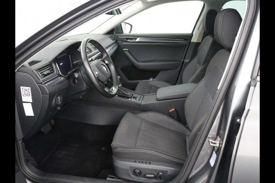 Škoda Superb Combi 1.4 TSI iV Business Edition Plus | SOH 93,2% | Camera | Cruise control | Navigatie | DAB+ | Carplay | Climate control | Sfeerverlichting