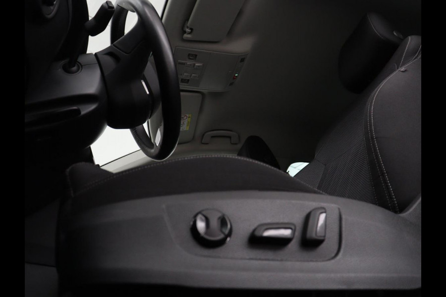 Škoda Superb Combi 1.4 TSI iV Business Edition Plus | SOH 93,2% | Camera | Cruise control | Navigatie | DAB+ | Carplay | Climate control | Sfeerverlichting