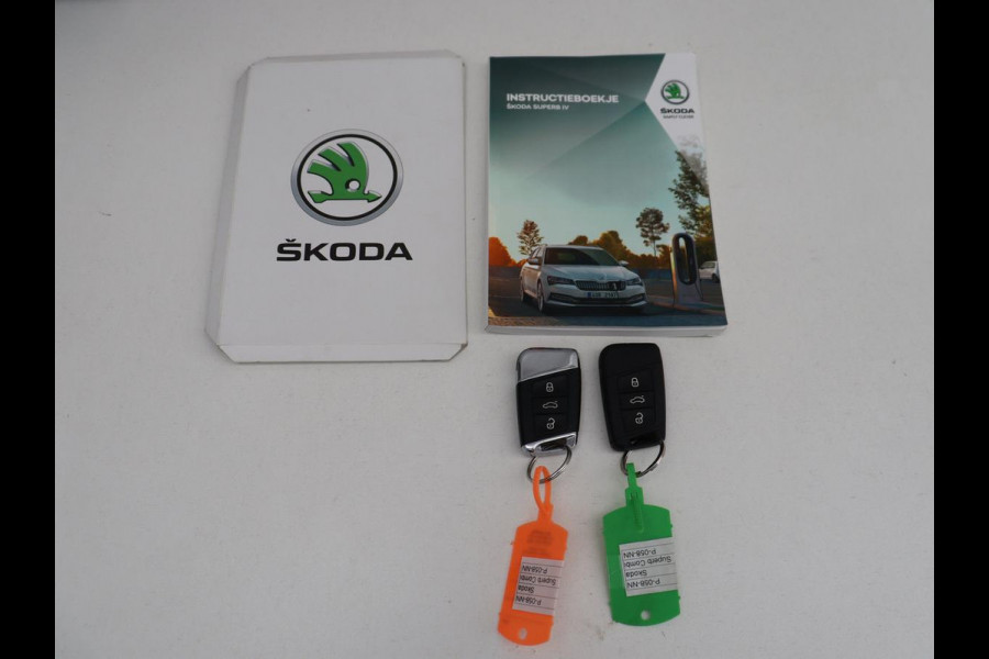Škoda Superb Combi 1.4 TSI iV Business Edition Plus | SOH 93,2% | Camera | Cruise control | Navigatie | DAB+ | Carplay | Climate control | Sfeerverlichting