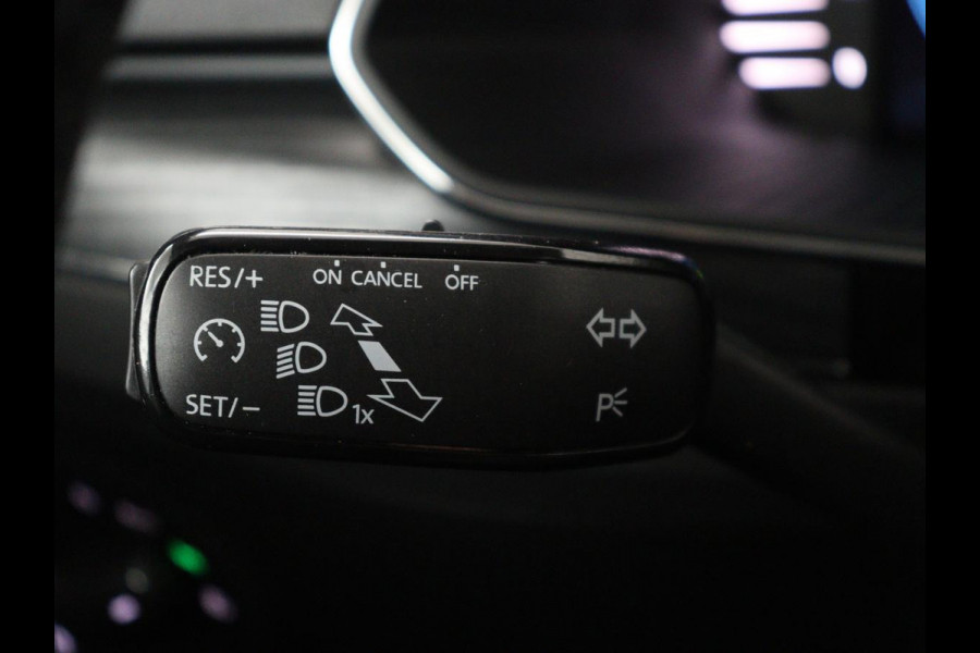 Škoda Superb Combi 1.4 TSI iV Business Edition Plus | SOH 93,2% | Camera | Cruise control | Navigatie | DAB+ | Carplay | Climate control | Sfeerverlichting