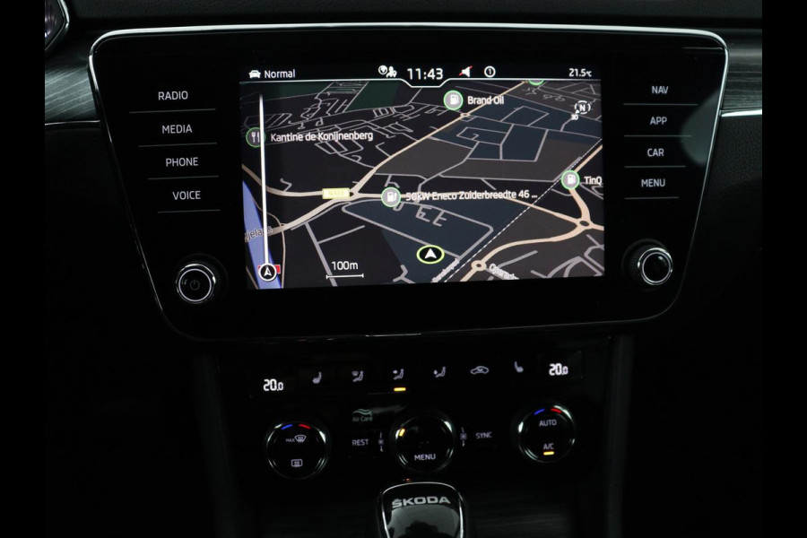 Škoda Superb Combi 1.4 TSI iV Business Edition Plus | SOH 93,2% | Camera | Cruise control | Navigatie | DAB+ | Carplay | Climate control | Sfeerverlichting