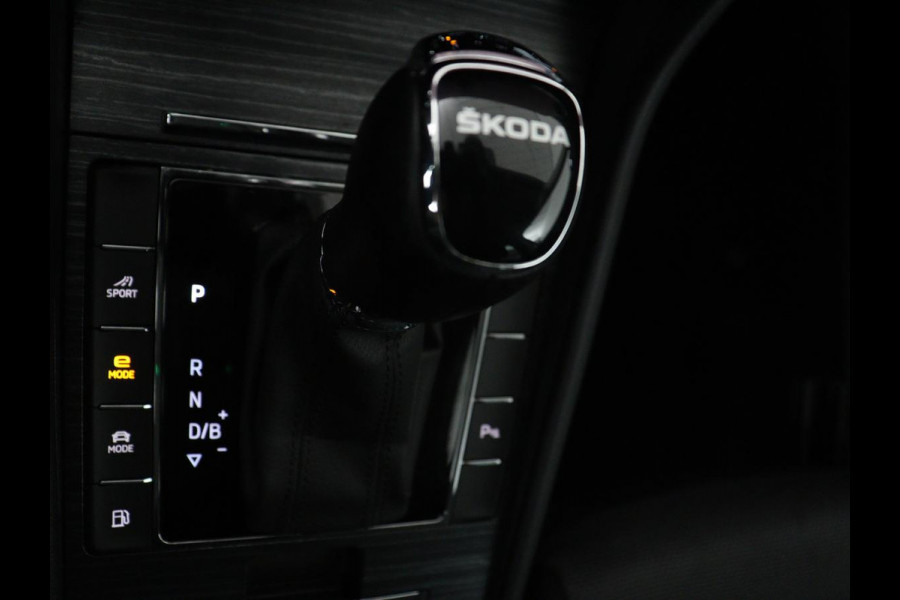 Škoda Superb Combi 1.4 TSI iV Business Edition Plus | SOH 93,2% | Camera | Cruise control | Navigatie | DAB+ | Carplay | Climate control | Sfeerverlichting