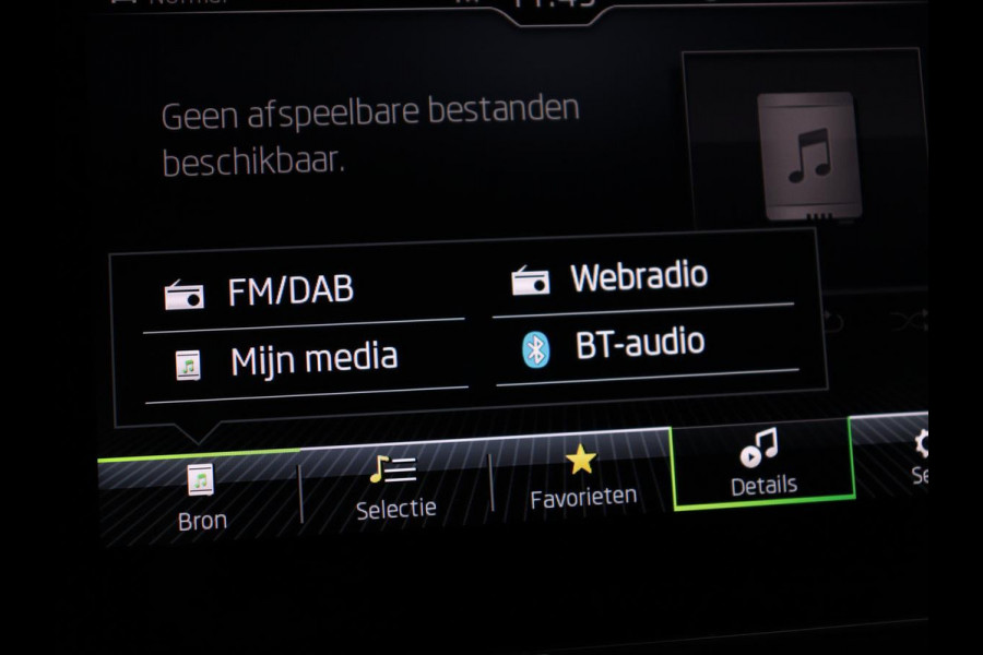 Škoda Superb Combi 1.4 TSI iV Business Edition Plus | SOH 93,2% | Camera | Cruise control | Navigatie | DAB+ | Carplay | Climate control | Sfeerverlichting