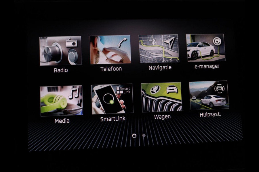 Škoda Superb Combi 1.4 TSI iV Business Edition Plus | SOH 93,2% | Camera | Cruise control | Navigatie | DAB+ | Carplay | Climate control | Sfeerverlichting