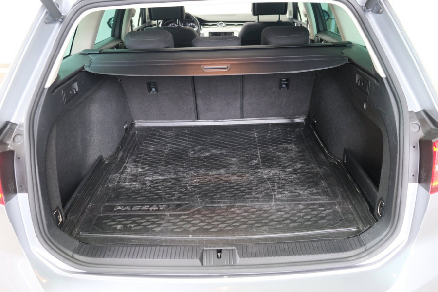 Volkswagen Passat Variant 1.5 TSI Comfortline Business Automaat - N.A.P. Airco ,Cruise, Navi, PDC, Carplay, Virtual display.