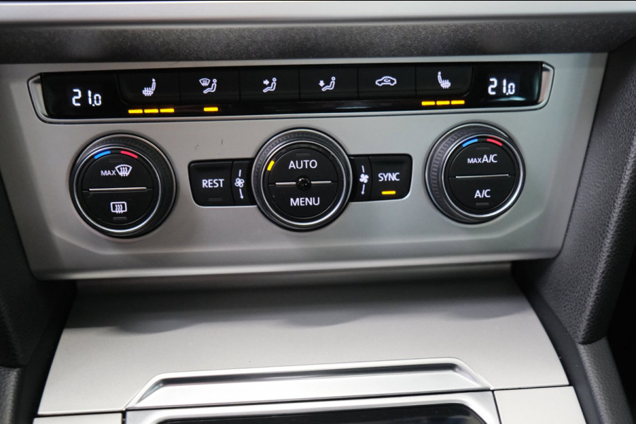 Volkswagen Passat Variant 1.5 TSI Comfortline Business Automaat - N.A.P. Airco ,Cruise, Navi, PDC, Carplay, Virtual display.