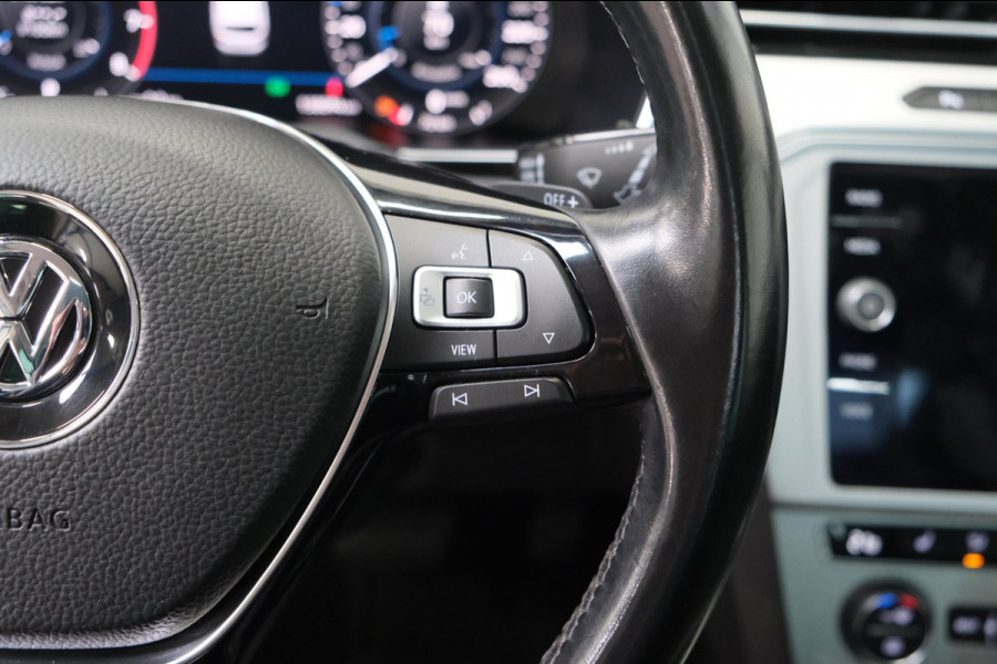 Volkswagen Passat Variant 1.5 TSI Comfortline Business Automaat - N.A.P. Airco ,Cruise, Navi, PDC, Carplay, Virtual display.