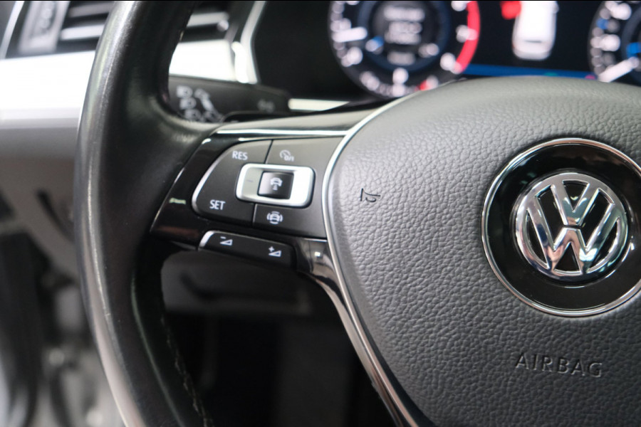 Volkswagen Passat Variant 1.5 TSI Comfortline Business Automaat - N.A.P. Airco ,Cruise, Navi, PDC, Carplay, Virtual display.