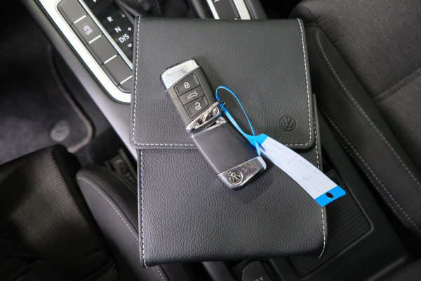 Volkswagen Passat Variant 1.5 TSI Comfortline Business Automaat - N.A.P. Airco ,Cruise, Navi, PDC, Carplay, Virtual display.