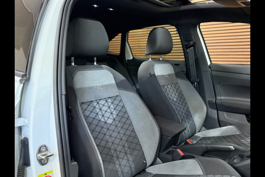 Volkswagen Taigo 1.5 TSI R-Line Executive | Pano | ACC | Digital Cockpit | Camera | Keyless
