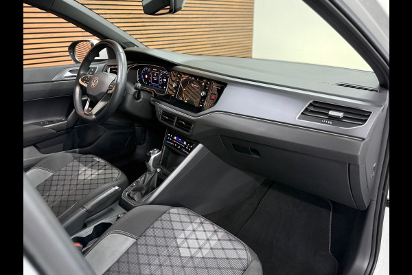 Volkswagen Taigo 1.5 TSI R-Line Executive | Pano | ACC | Digital Cockpit | Camera | Keyless