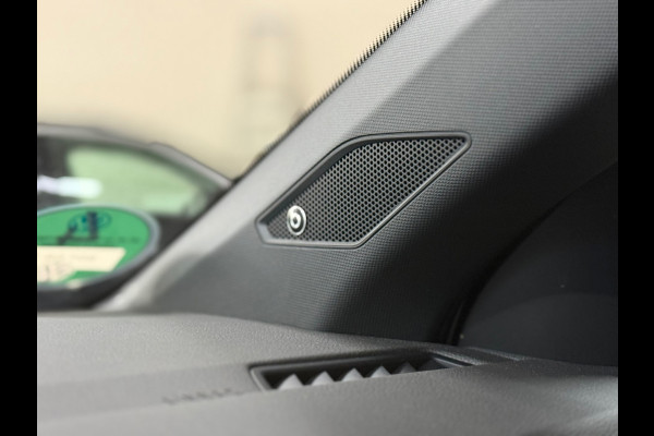 Volkswagen Taigo 1.5 TSI R-Line Executive | Pano | ACC | Digital Cockpit | Camera | Keyless