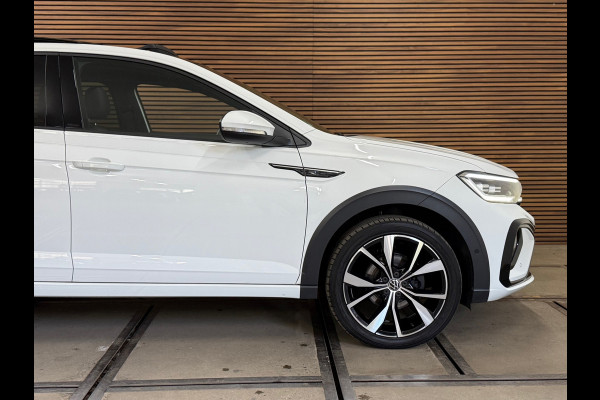 Volkswagen Taigo 1.5 TSI R-Line Executive | Pano | ACC | Digital Cockpit | Camera | Keyless
